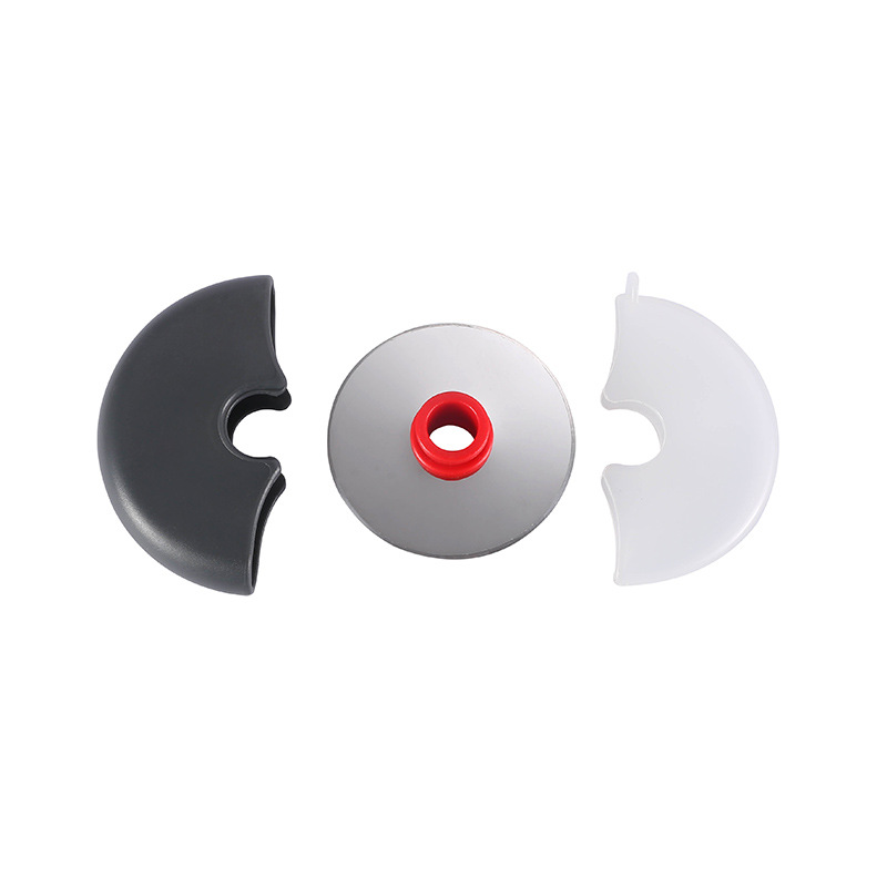 Picture of New pizza cutter with hand guard lid detachable roller cake cutter stainless steel noodle cutter