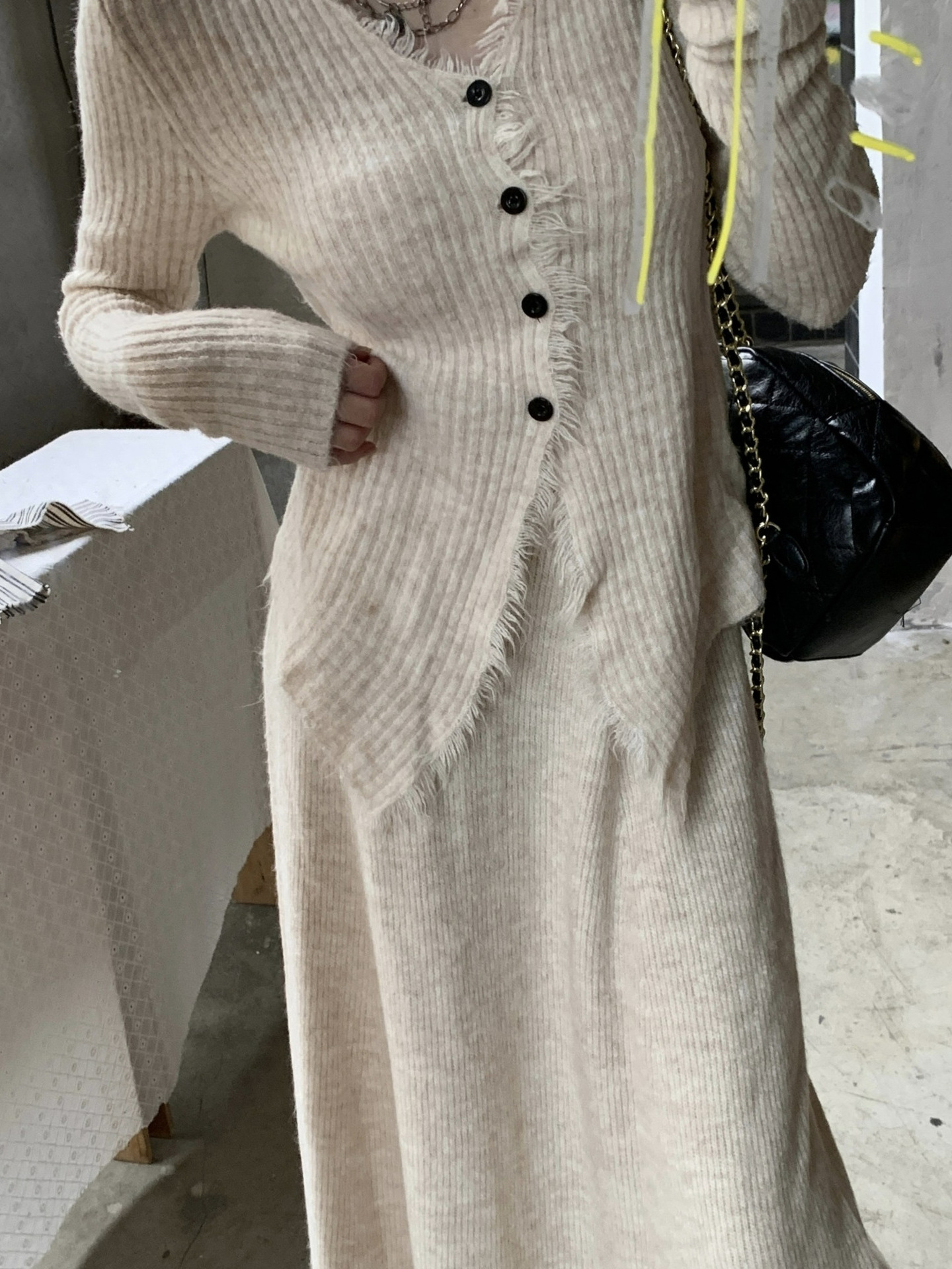 Picture of Early Autumn and Winter 2024 New Soft Waxy V-Neck Fur Edge Slim-Fit Slimming Knitted Cardigan Niche Design Sense Top for Women