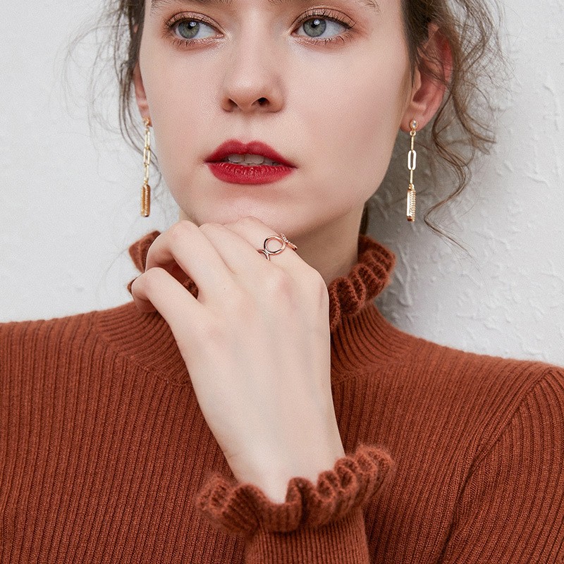 Picture of 2022 autumn and winter New agaric ruffled sweater women's lace sleeve base shirt thickened sweater manufacturers batch generation