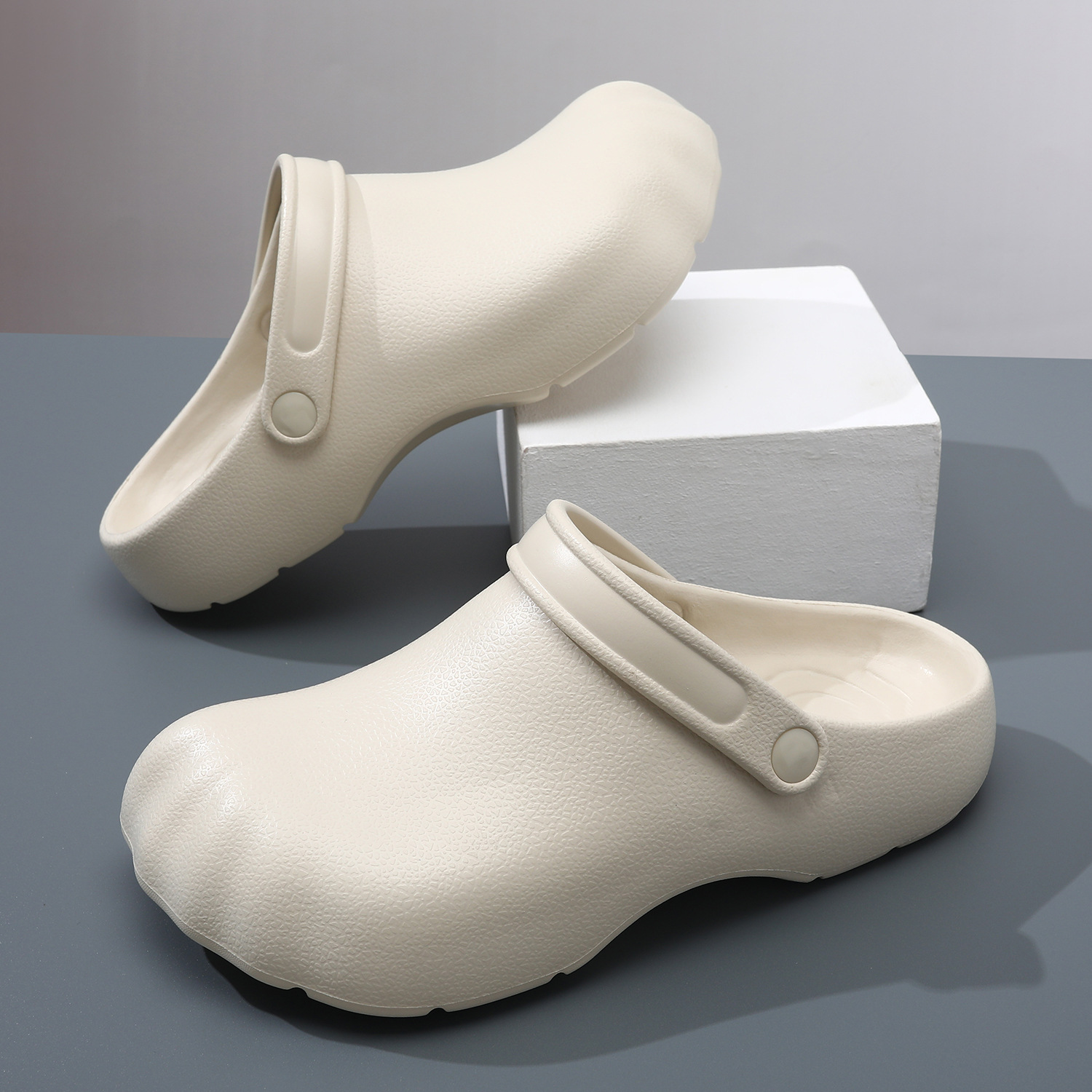New men's hole shoes wear summer five-finger cat claw toad slippers to increase height and comfort EVA beach wading slippers