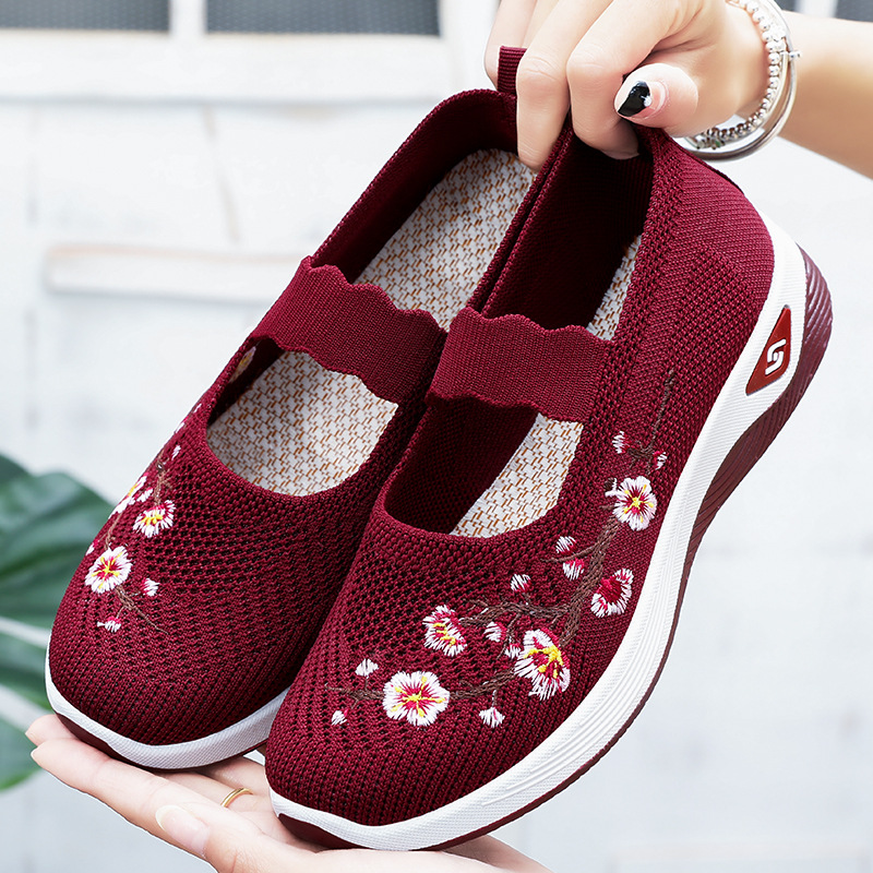 Picture of Old Beijing Cloth Shoes Women's 2025 New Summer Shallow Mouth Shoes Women's Casual Moms Shoes Slip-on Lazy Shoes