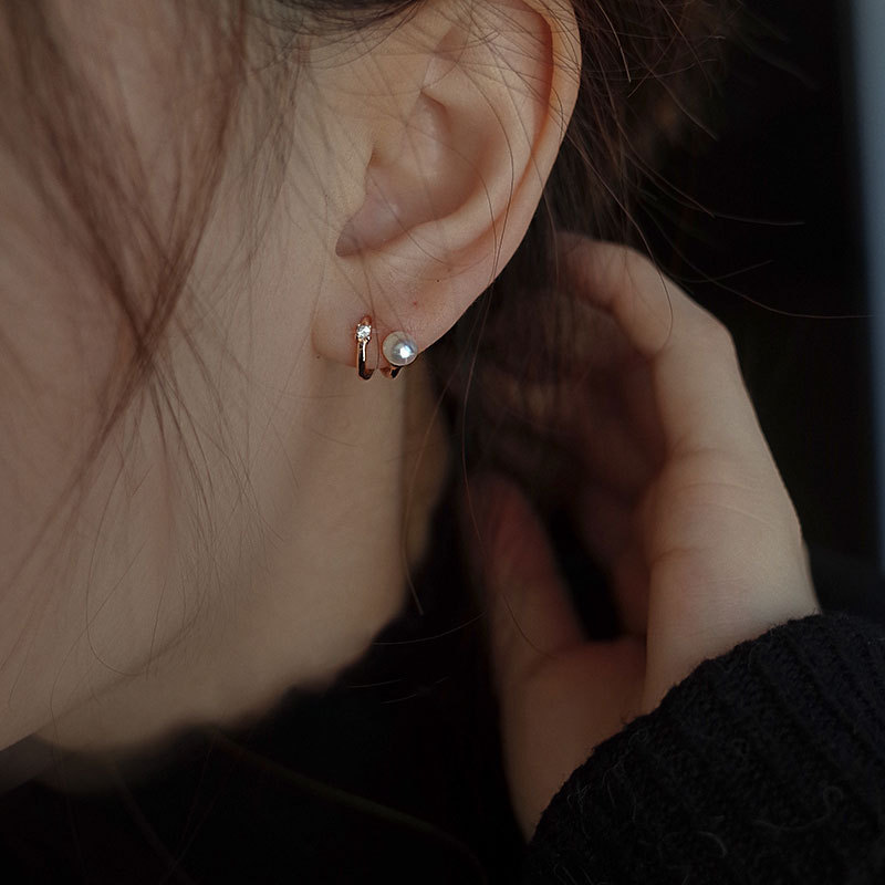 Sweet Cool Simple Pearl V Earrings Women's Fashion Elegant Ins Niche S925 Silver Earrings Internet Celebrity Hip Hop Distinctive Earrings