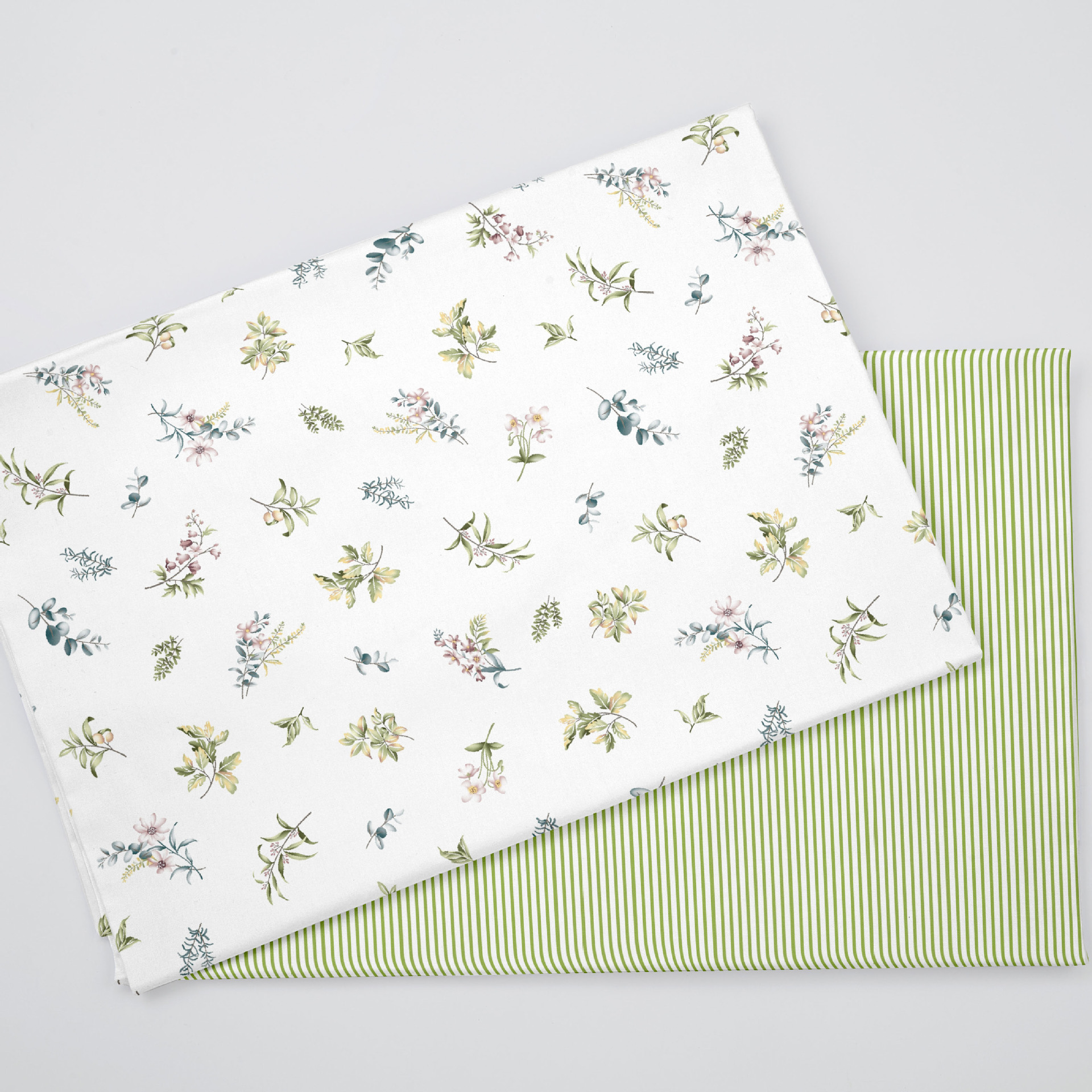 Wholesale Supply of 133*72 Twill Printed Fabric Cartoon Flower 40 Count Cotton Fabric 1.6m Width