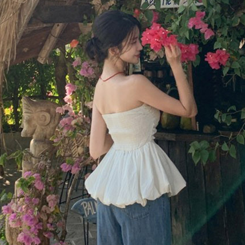 Picture of South Korea Dongdaemun Elegant Fashion Tight Waist Sexy Chest Large Tube Top Pleated All-match Ruffled Sleeveless Top for Women