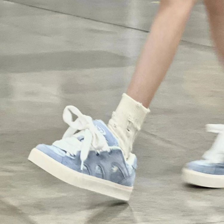 Autumn 2024 New Taro Purple Soft Bottom Bread Ins All-match Skate Shoes Women's Design Niche sneaker