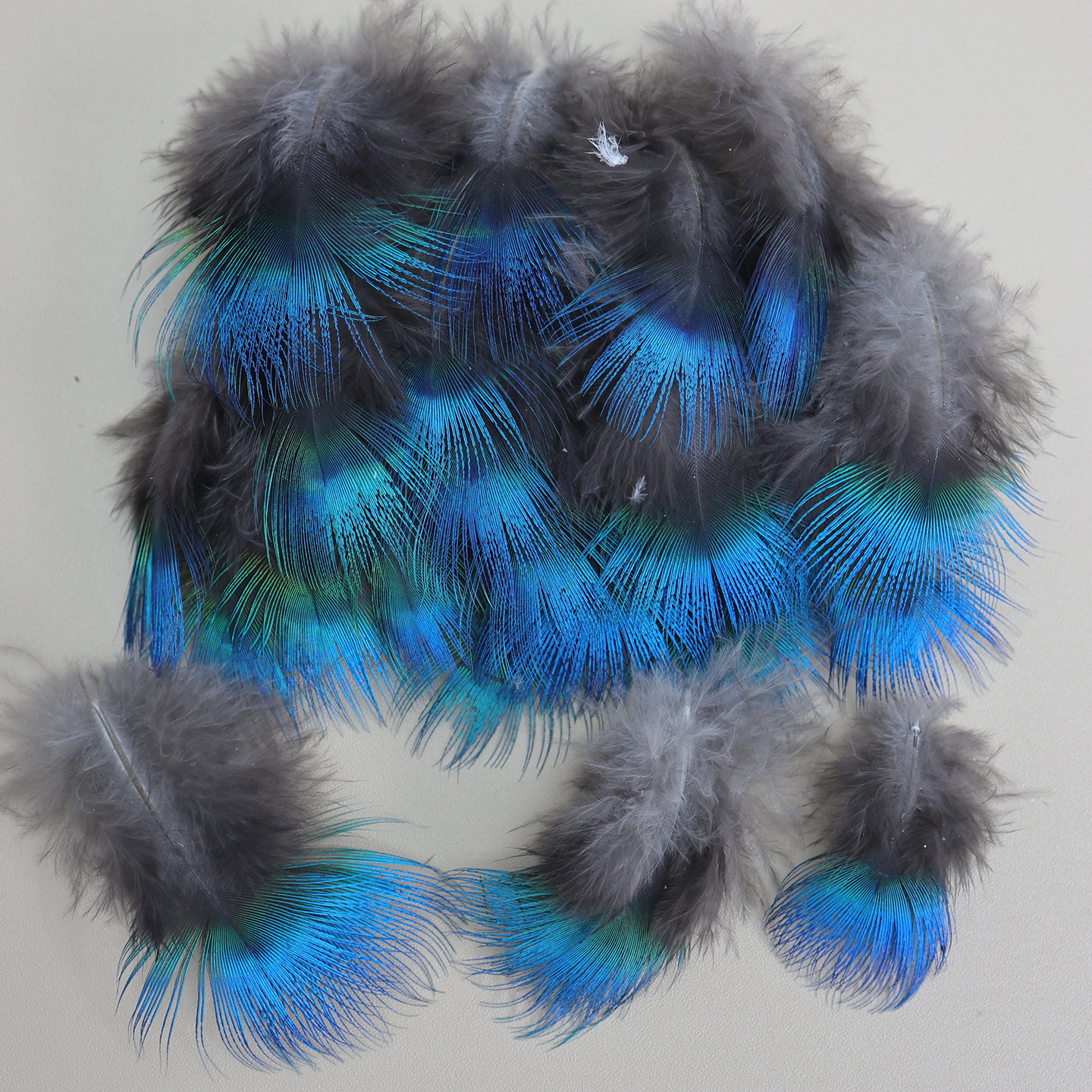 Picture of Wholesale Peacock Blue Flakes 3-9cm Dot Green DIY Material Jewelry Clothing Crafts Decorative Feather Accessories Can Be Mixed