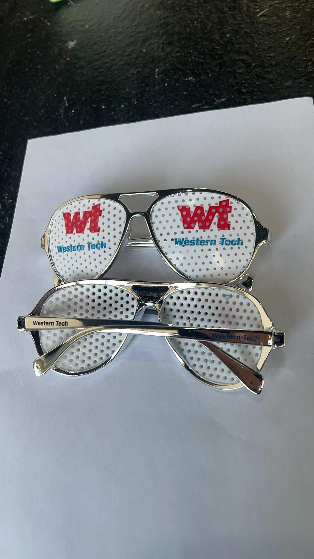Picture of Factory Direct selling hot selling rice nail glasses small hole glasses pinhole glasses porous glasses foreign trade processing