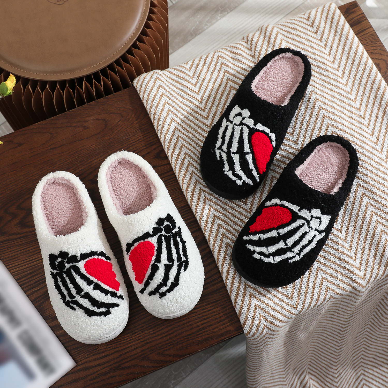 2024 new valentine's day love cotton slippers winter cross-border wool slippers for men and women couples in stock wholesale generation