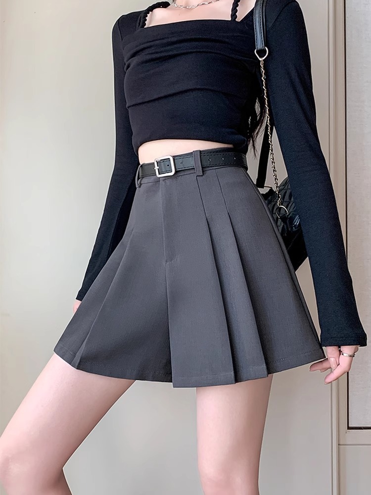 High-grade Sense Grey Suit Pleated Short Culottes Women's 2024 Summer High Waist Loose A- line Casual Pants Wide-leg Hot Pants