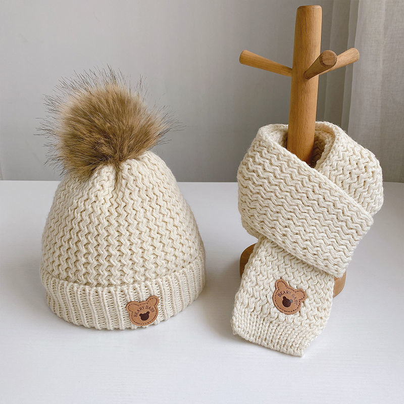 Autumn and Winter Kidsren's Hats, Scarves and Gloves Two-Piece Set Winter Warm Fleece-Lined Bear Woolen Hat for Boys and Girls