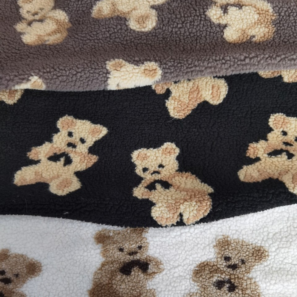 In-Stock Bear-Patterned Lamb Wool Jacquard Fabric, Shipped on the Same Day after Ordering, Fast Delivery