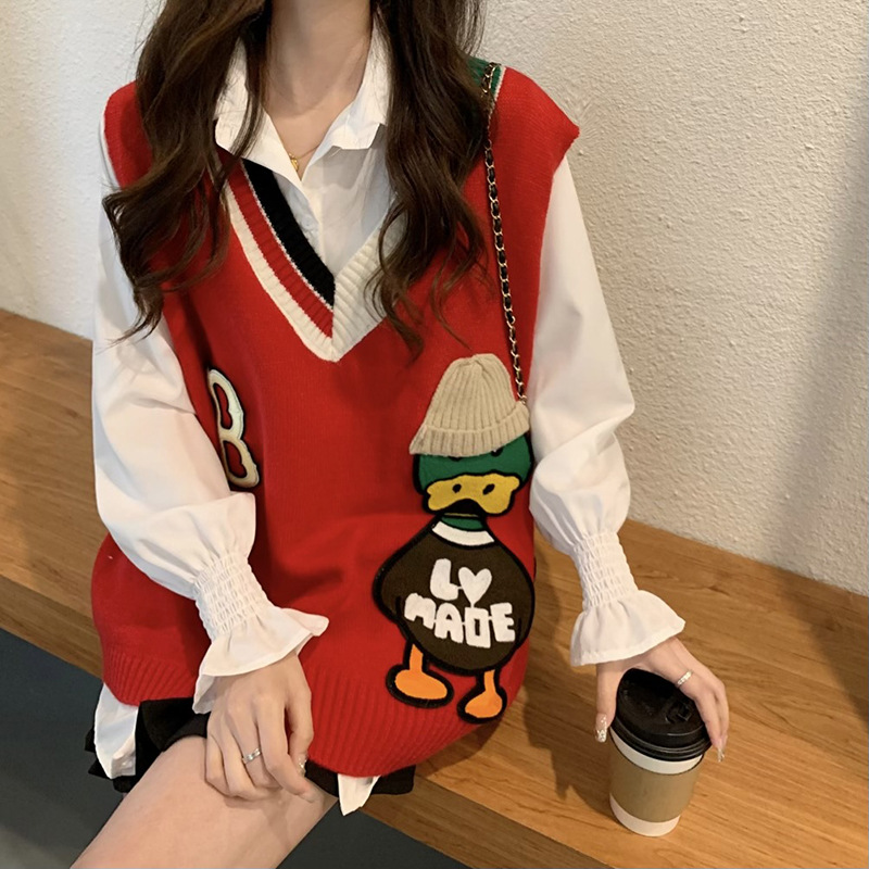 Picture of Knitted Vest Women's Sleeveless Vest Spring and Autumn 2024 New Design Sense V-Neck Contrast Color Loose Stacked Top
