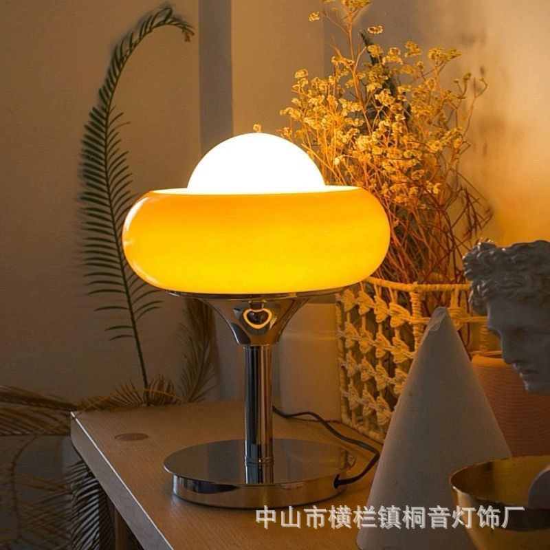 Manufacturer Wholesale Bauhaus Glass Tart Table Lamp Modern Simple Bedroom Desktop High-Value Creative Decorative Table Lamp