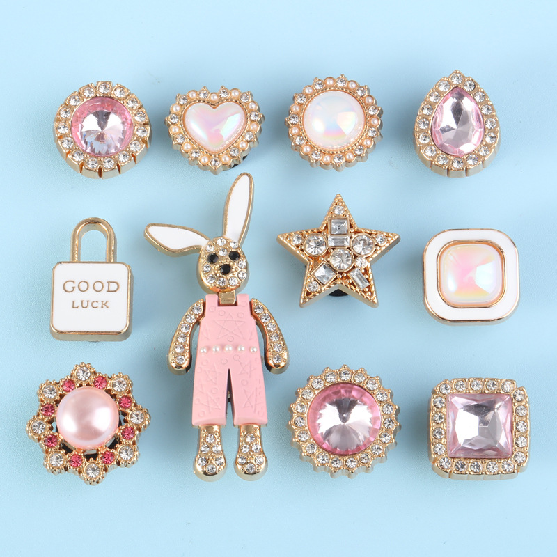 Cross-border e-commerce hole shoes accessories metal rhinestone pearl shoes flower Alice rabbit shoes decorative pearl shoe buckle