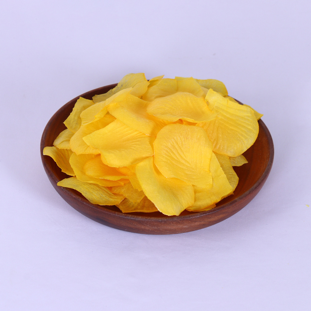 Picture of Non-woven fabric stacked 1000 pieces of rose petals wedding bar celebration hand decorative props artificial flower generation