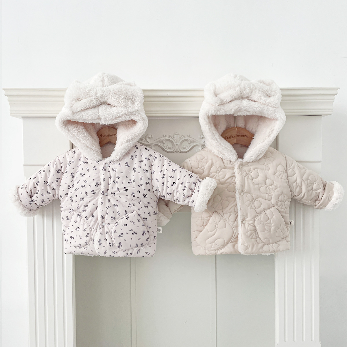 Picture of Girls' Winter thickened coat Korean style new baby girls' warm bow hooded cute coat cotton-padded jacket