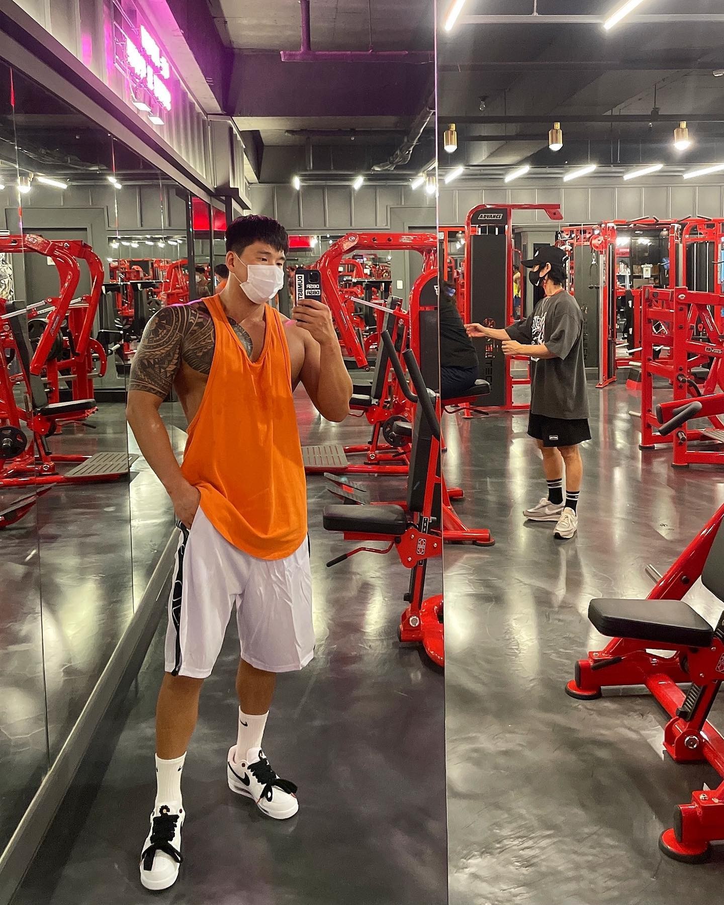 Picture of Trendy men's sports vest men's fashion brand summer solid color all-match sleeveless I-shaped running training clothes fitness clothes