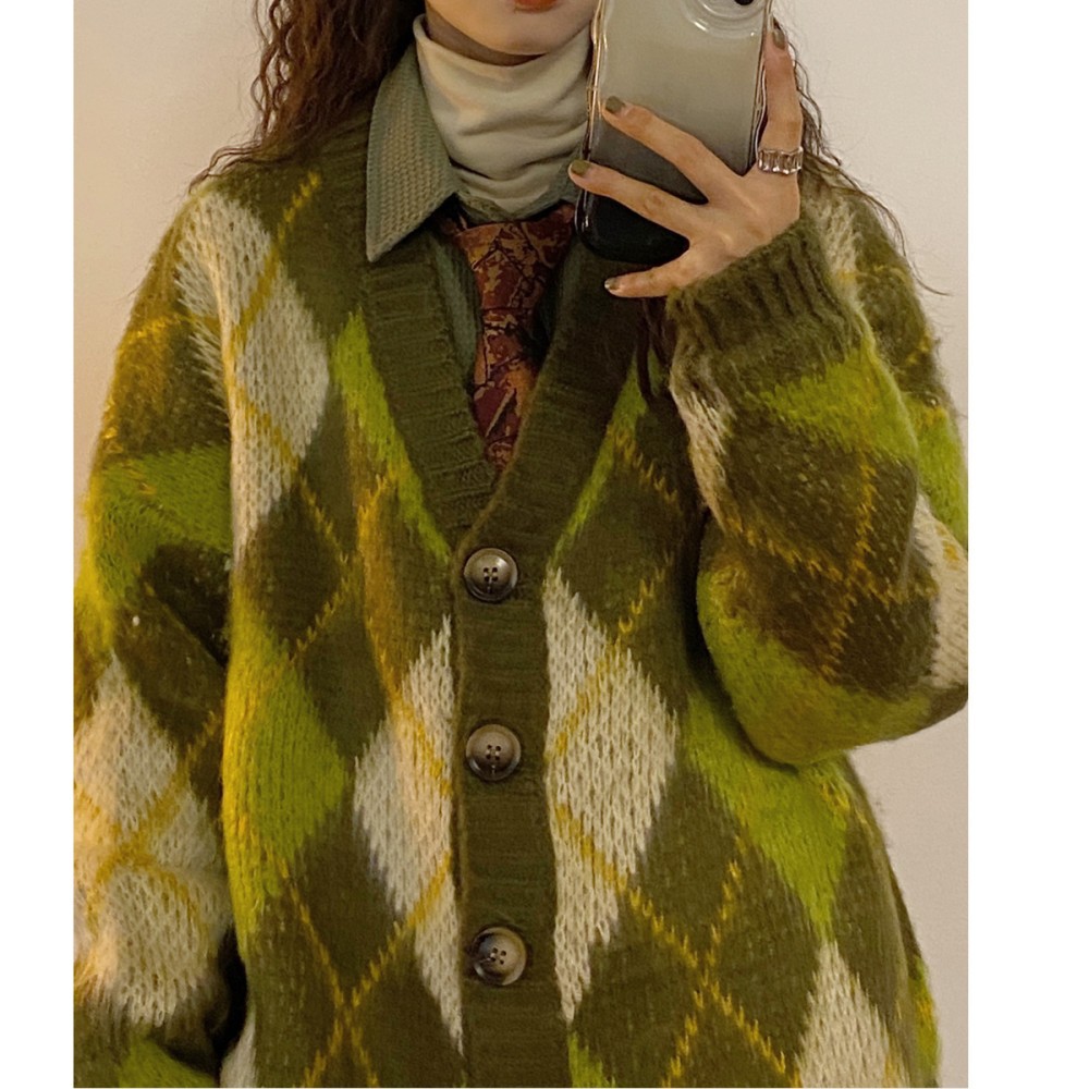 Picture of American retro 2022 new autumn and winter loose green rhombus sweater cardigan coat thickened lazy sweater for women