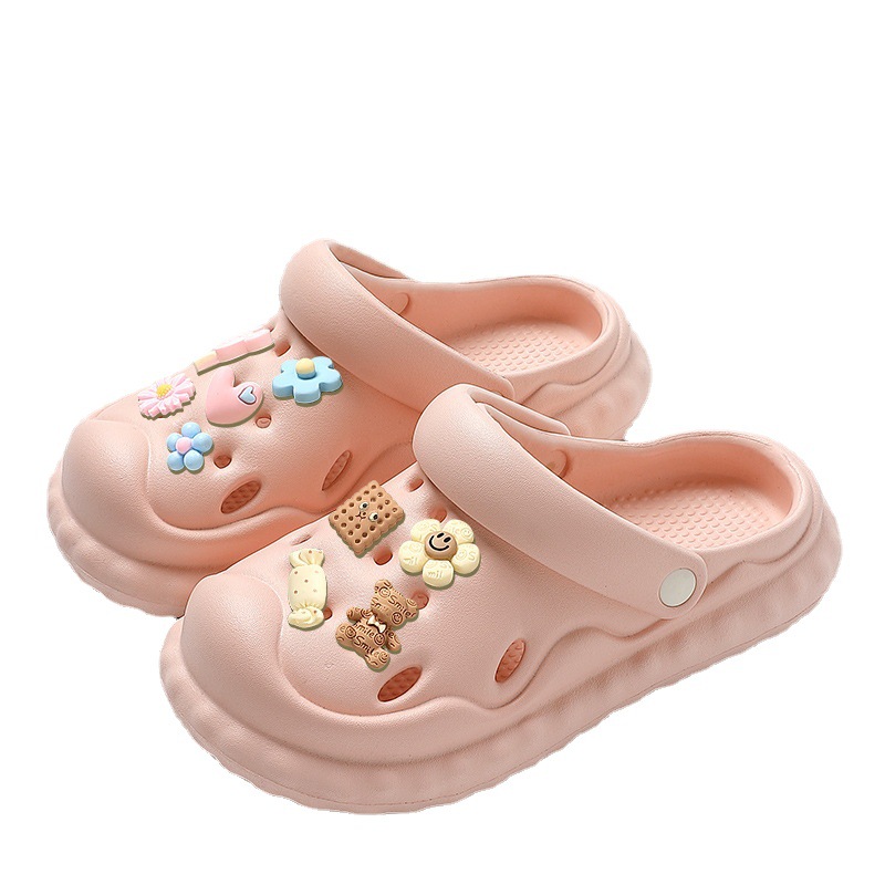 Picture of New Croc Shoes Women's 2025 Summer Outerwear Thick-Soled Internet Celebrity Beach Shit-Feeling Baotou Half Sandals Women's Summer
