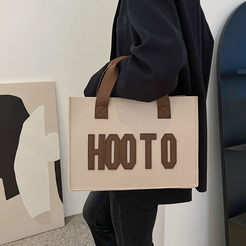 Picture of Large-Capacity Handbag for Women, Casual and Versatile Felt Bag, Tote Bag for Class and Commuting, Korean Style Tote Bag Wholesale Storage