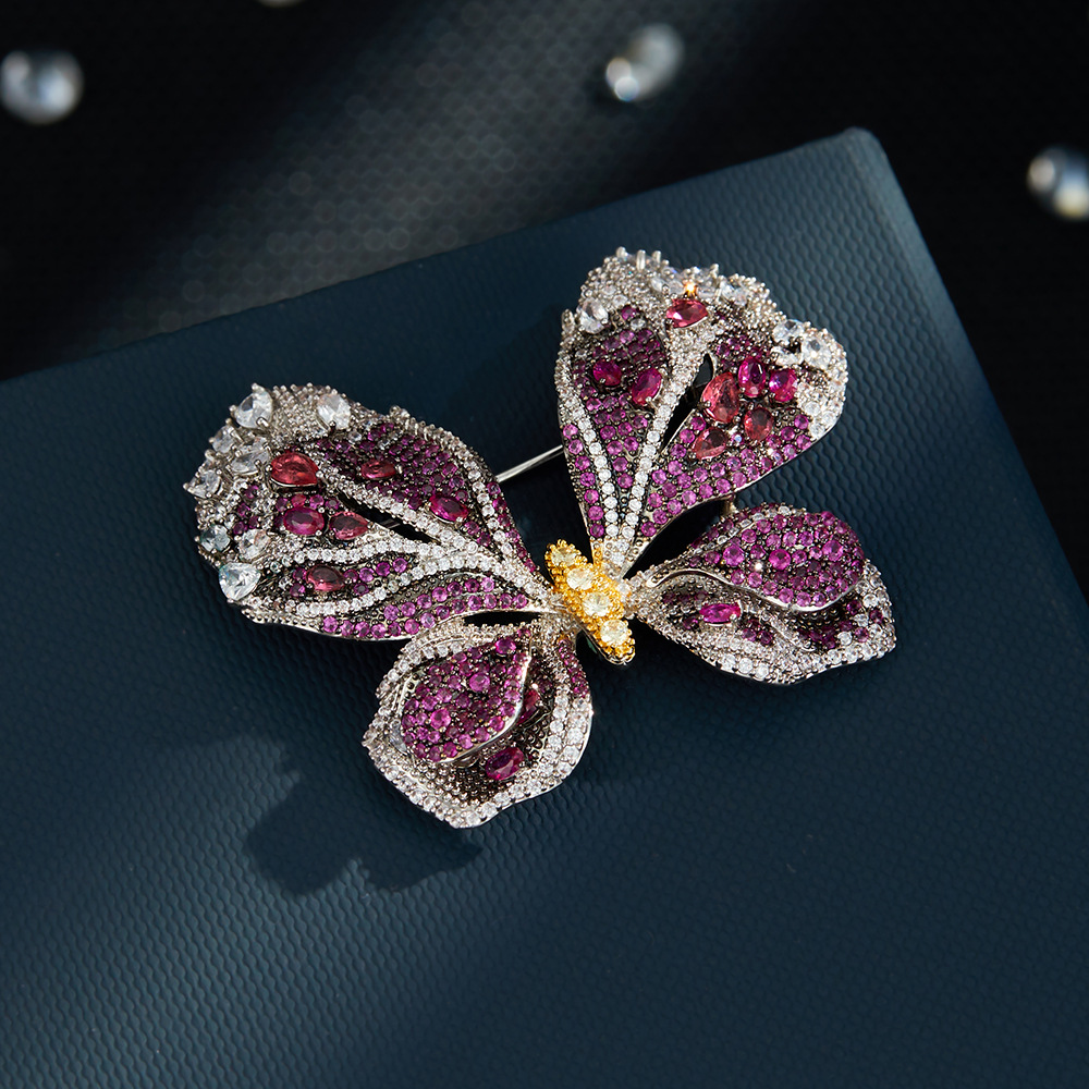 Fashion Heavy Work Micro-inlaid Zirconium Butterfly Brooch High-end Autumn and Winter Clothing Pin Women's New Exquisite Insect Corsage