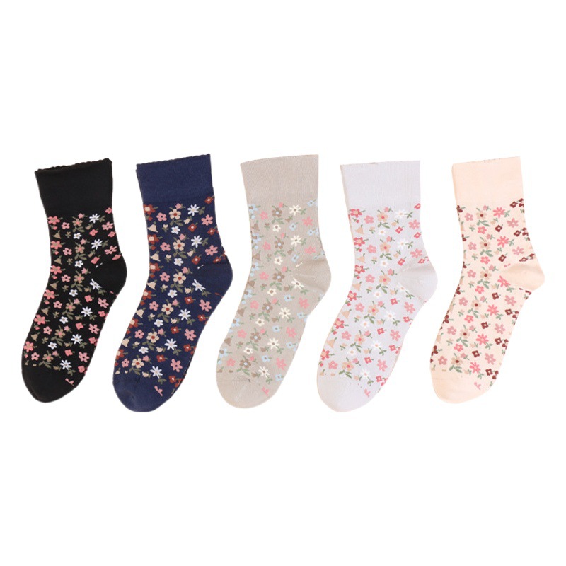 Autumn and Winter Palace Retro Small Floral Women's Mid-Tube Forest Preppy Style Ins Trendy Cotton Socks Mid-Tube Socks Wholesale