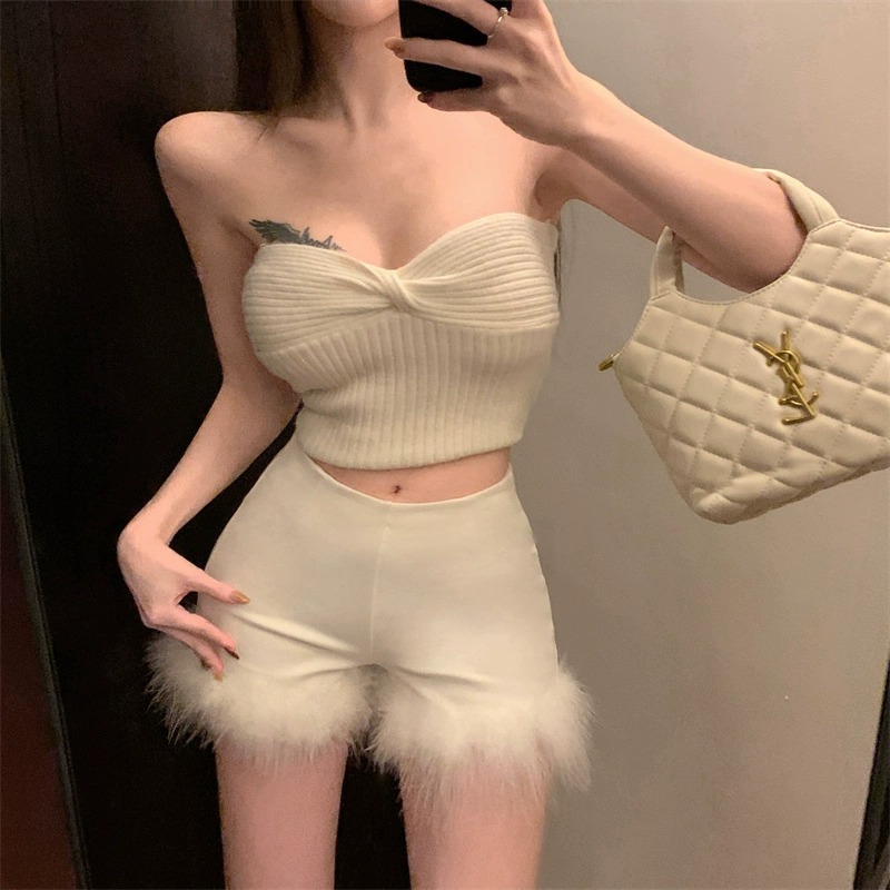 Pure desire high waist plush slim temperament shorts for women 2023 new autumn and winter outer wear white stitching slimming boots pants
