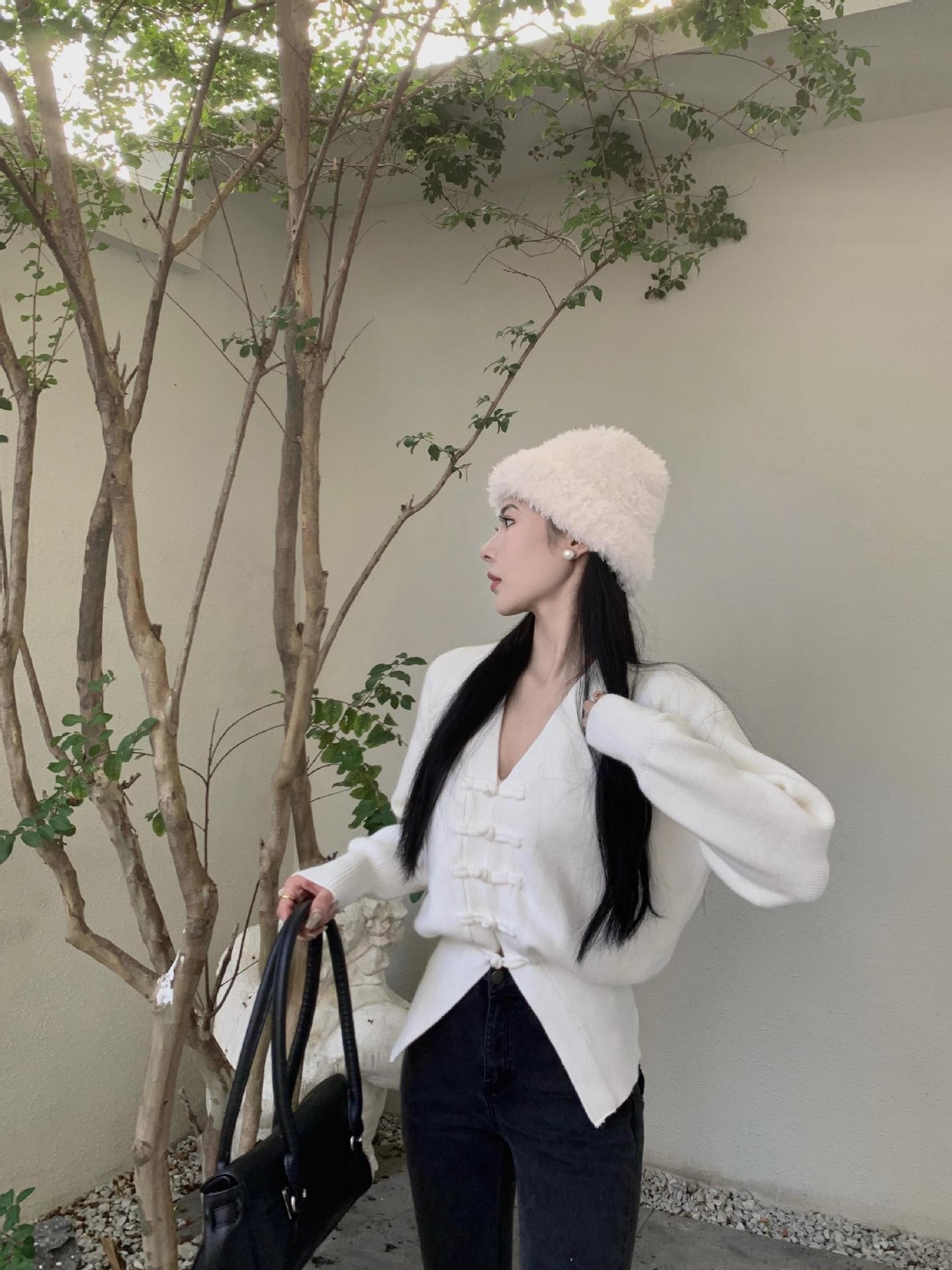 Picture of Autumn and Winter Spicy Girl Style Women's Cross-Border Casual Chinese-Style Button V-Neck Long-Sleeve Knitted Cardigan Jacket Top Japanese and Korean Casual