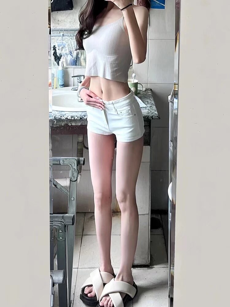 Picture of Sweet White Shorts Women's Summer Low Waist Slimming Design Sense Rivet Stretch Hip All-match Elegant Hot Pants for Hot Girls