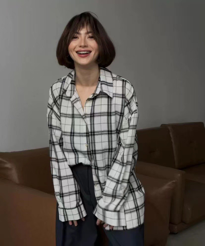 Picture of 2024 Spring and Autumn Amazon OZON Cross-border Retro Style All-match Loose Shirt * Fashion All-match Plaid Shirt Women