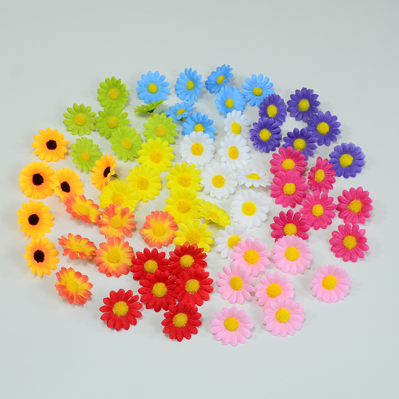 Picture of Simulated Daisy Flower Wholesale Chrysanthemum Head DIY Flower Bridal Garland Wrist Flower Hat Flower Factory Direct Sale