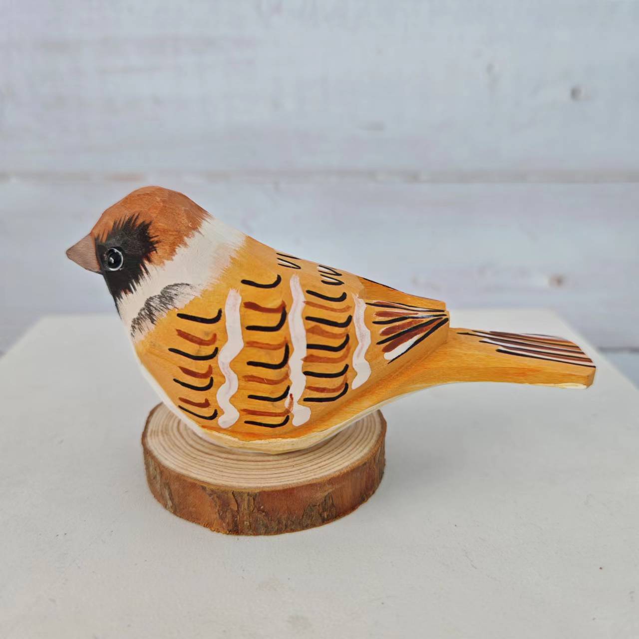 Picture of Bird Wood Carved Ornaments Cute Children's Toys Birthday Gift Hand Carved Colored Healing Desktop Ornaments Animals