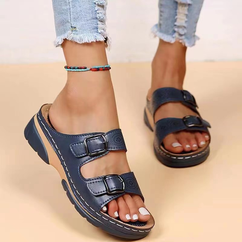 Cross-border foreign trade plus size women's shoes 2023 Summer new European and American fashion wedge belt buckle beach sandals in stock