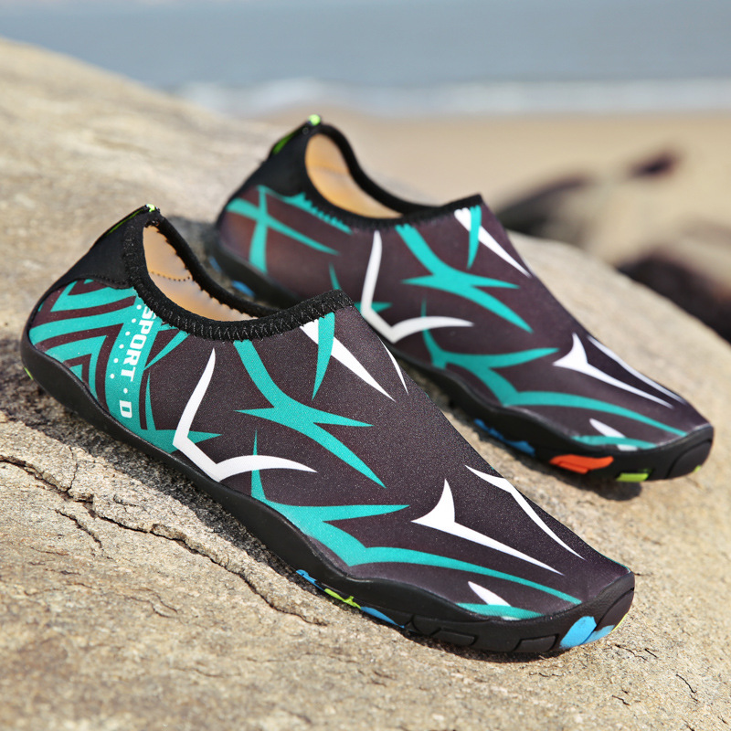 Picture of Outdoor beach diving shoes in stock supply couple snorkeling shoes non-slip quick-drying upstream shoes factory wholesale wading shoes