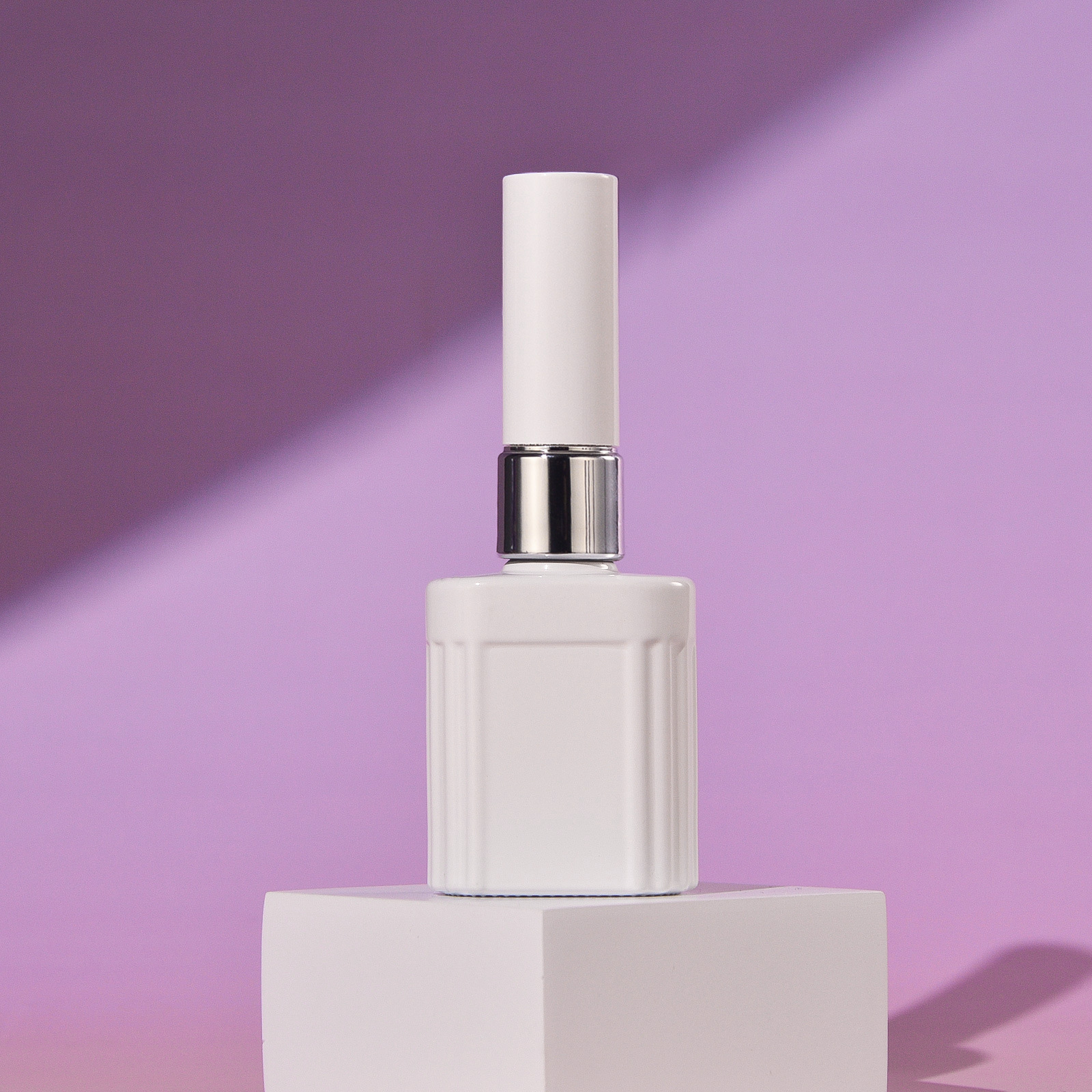 Picture of Factory wholesale in stock new nail polish bottle 10ML 12ML color variety of good-looking nail polish empty bottle