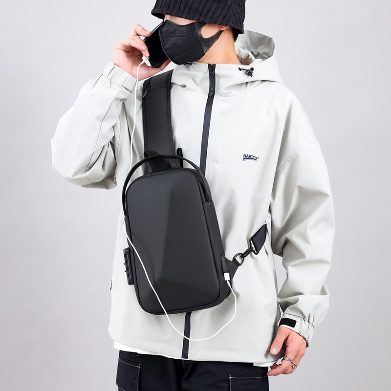 Picture of Large Capacity Outdoor Riding Crossbody Bag Men's Multifunctional Usb Rechargeable Shoulder Bag Business Simple New Chest Bag
