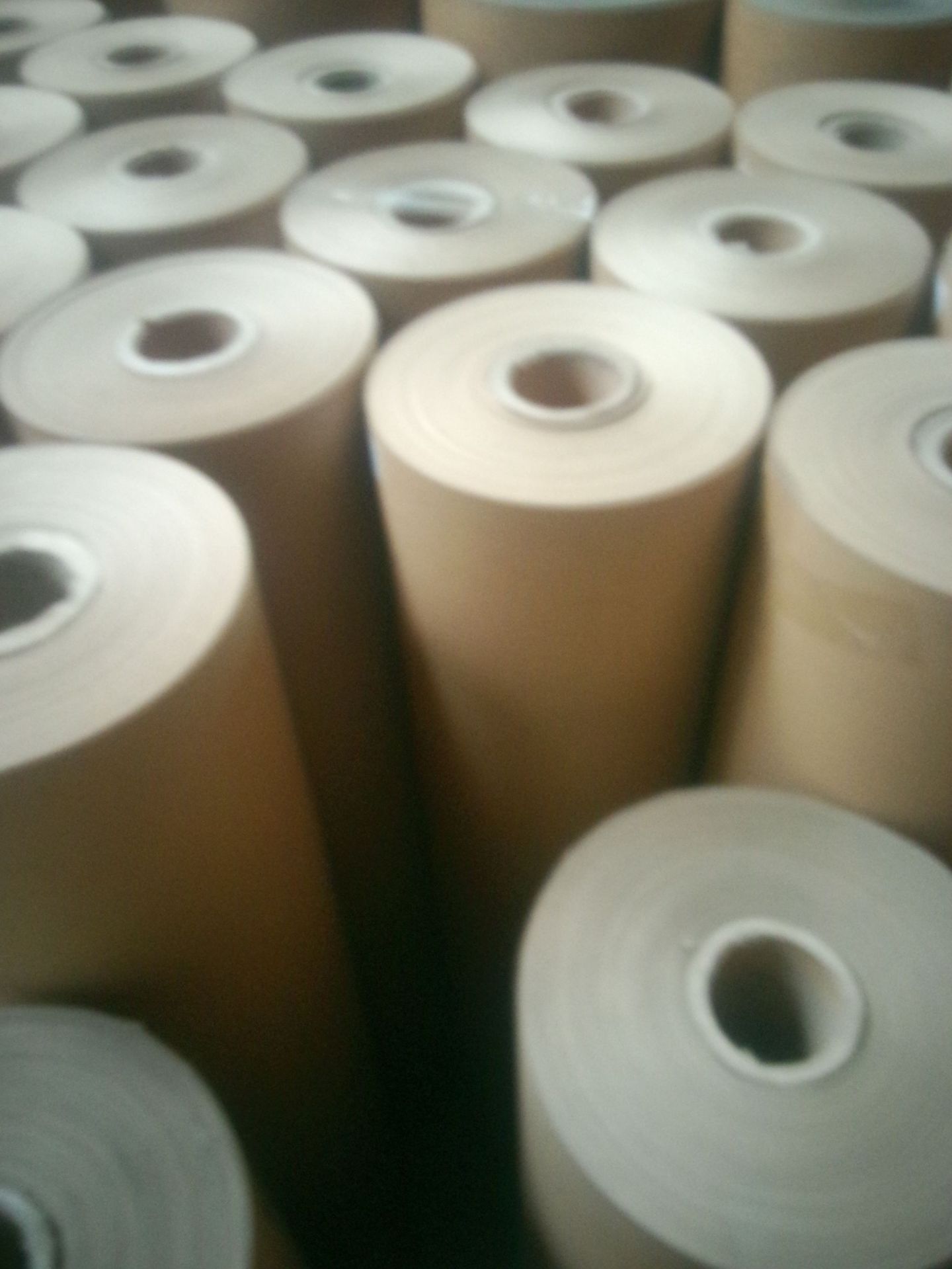 Hangzhou Paper sells 110 grams of A- grade kraft paper in large quantities and other grams are welcome to inquire.