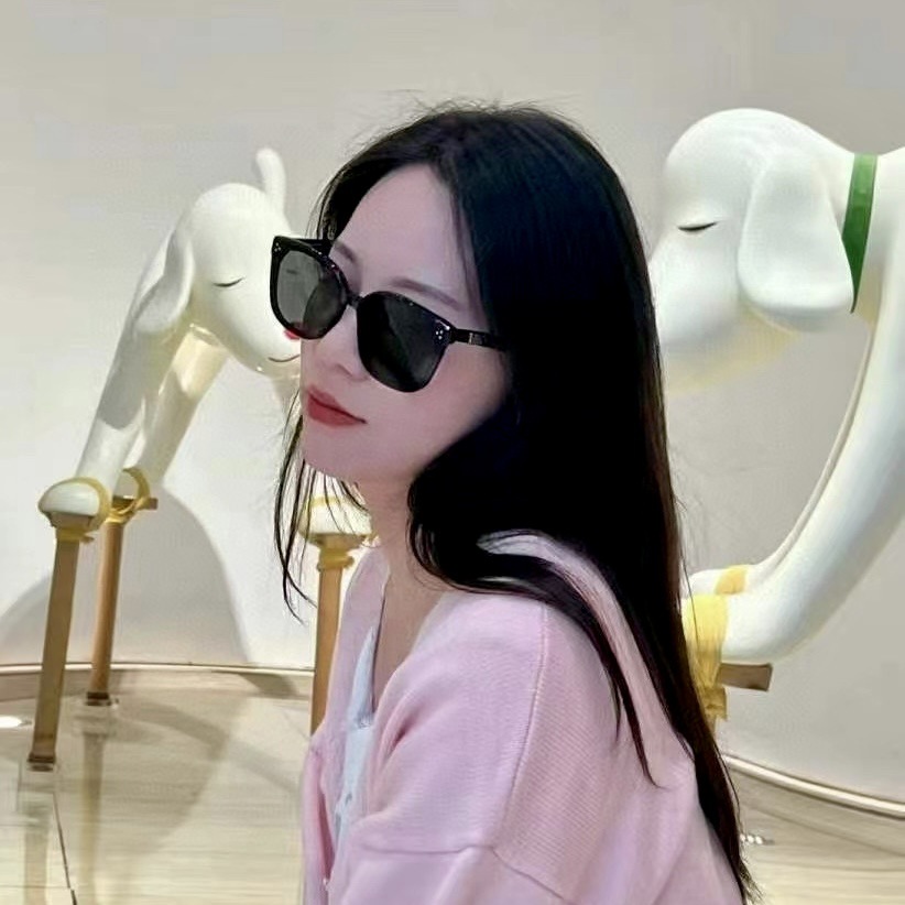 Picture of 2024 Explosions GM Plate Sunglasses Women's Slim Little Red Riding Book Star Same Style Dada Sunglasses Korean Style Void Fashion