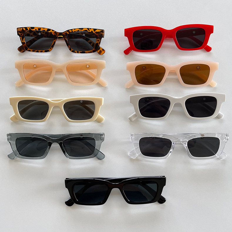 Picture of Jennie same sunglasses women 2022 new sunglasses European and American retro small frame Korean fashion cat's eye glasses