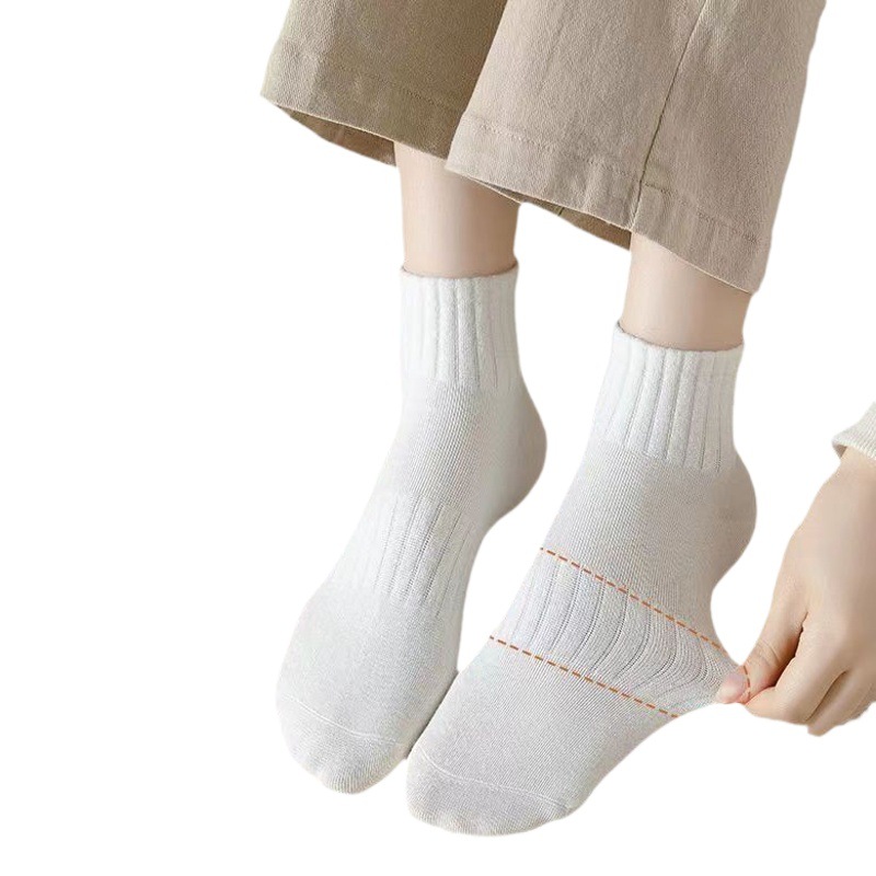 Summer Socks for Women, Mid-Calf Sports Socks, Non-Slip, Anti-Odor, Sweat-Absorbent Black Running Socks That Can Be Worn Outside, Thin