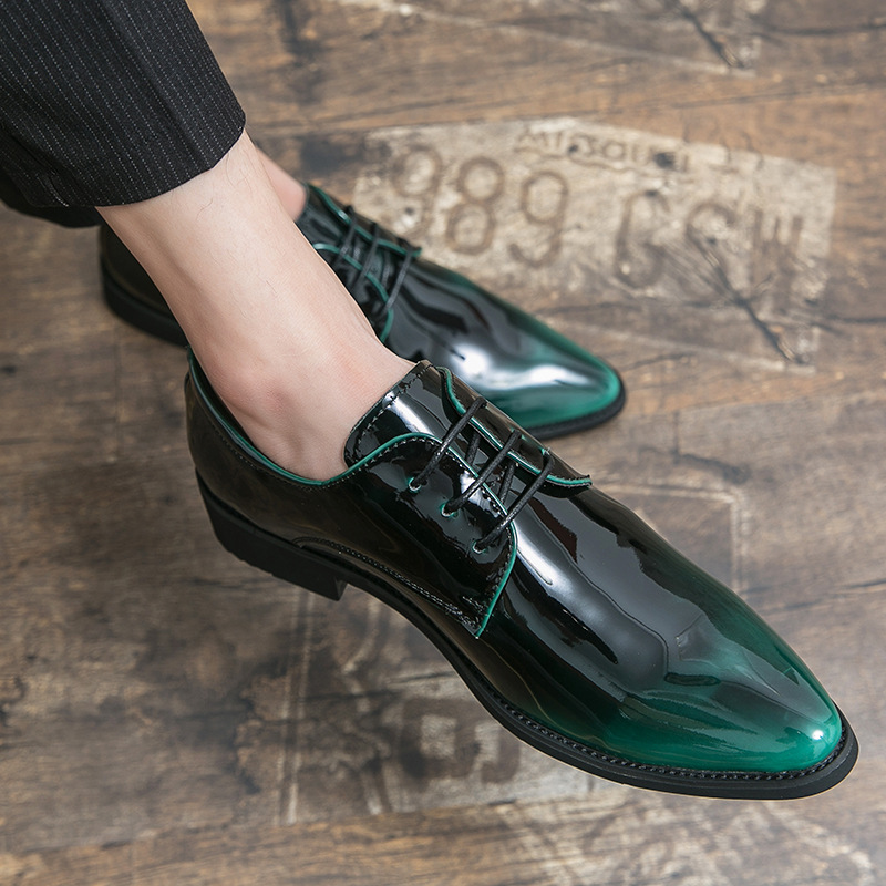 Men's casual cross-border plus size 38-48 gradient fashion personality pointed bright face business formal lace-up leather shoes