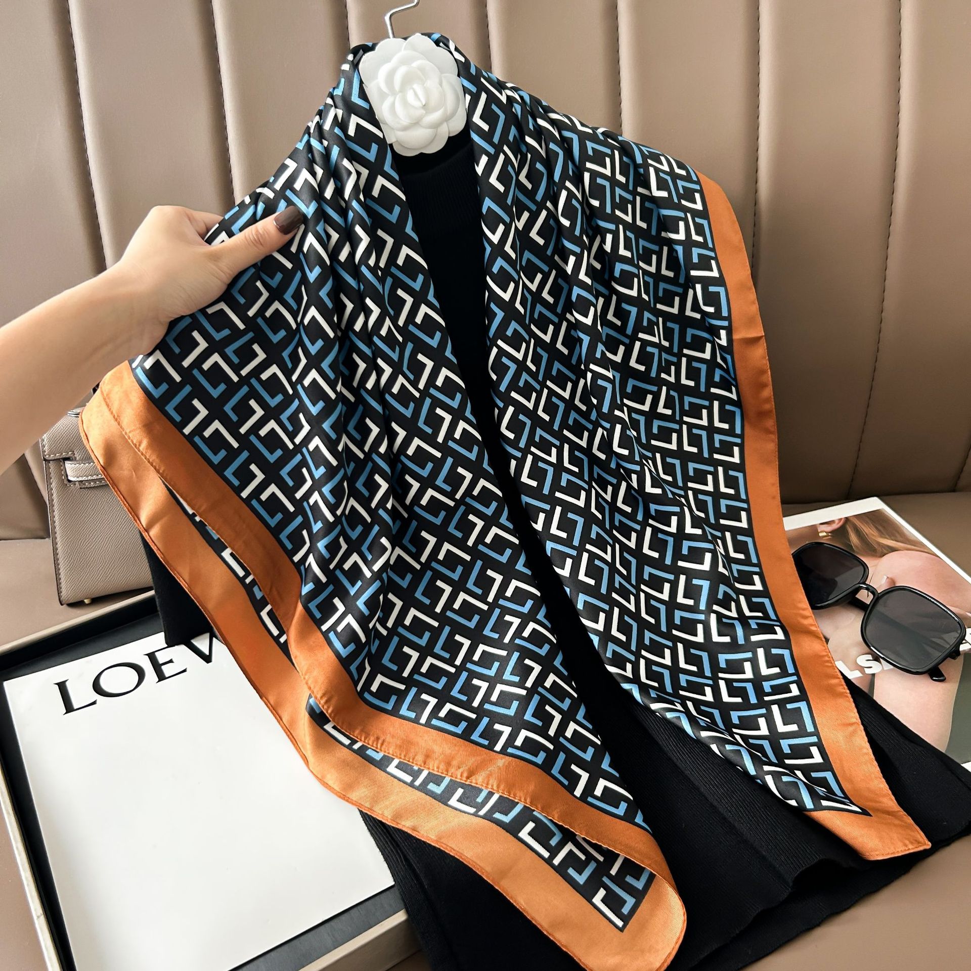 Picture of New 90cm Large Square Silk Elegant High-grade Decorative Shawl Women's Silk Scarf Fashion All-match Professional Scarf