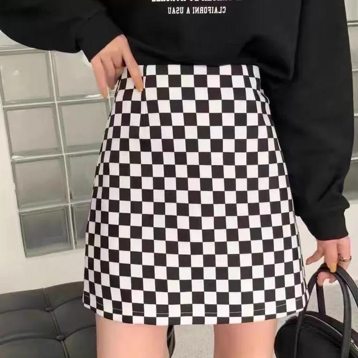 Small Elegant Half-length Skirt 2024 Autumn New Women's Design Niche Chessboard High Waist Hip Skirt