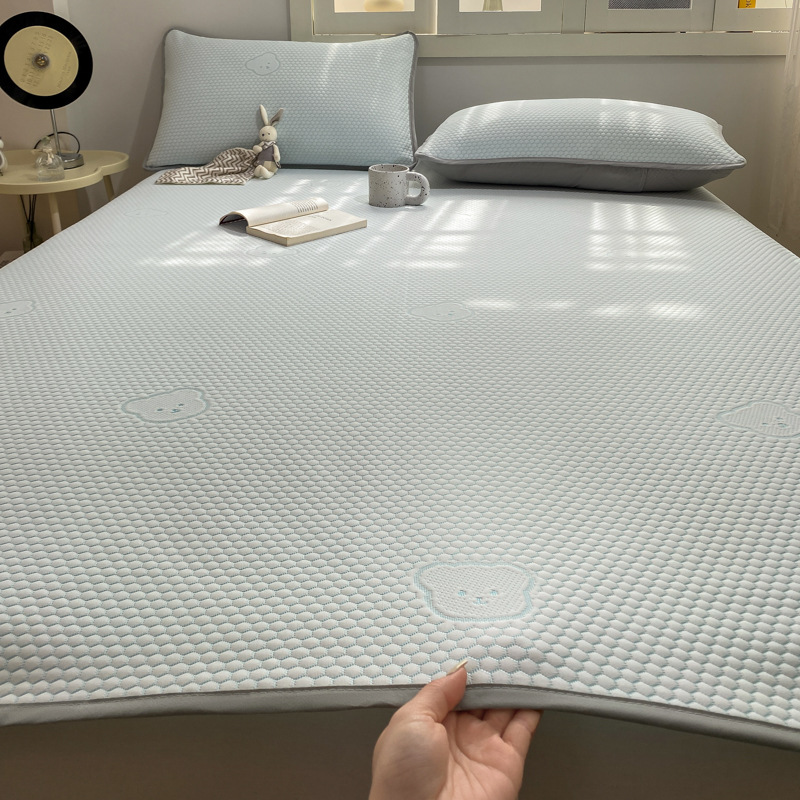 Picture of Cool Ice bean summer mat three-piece bed cover summer air conditioning soft mat student dormitory single mat machine washable