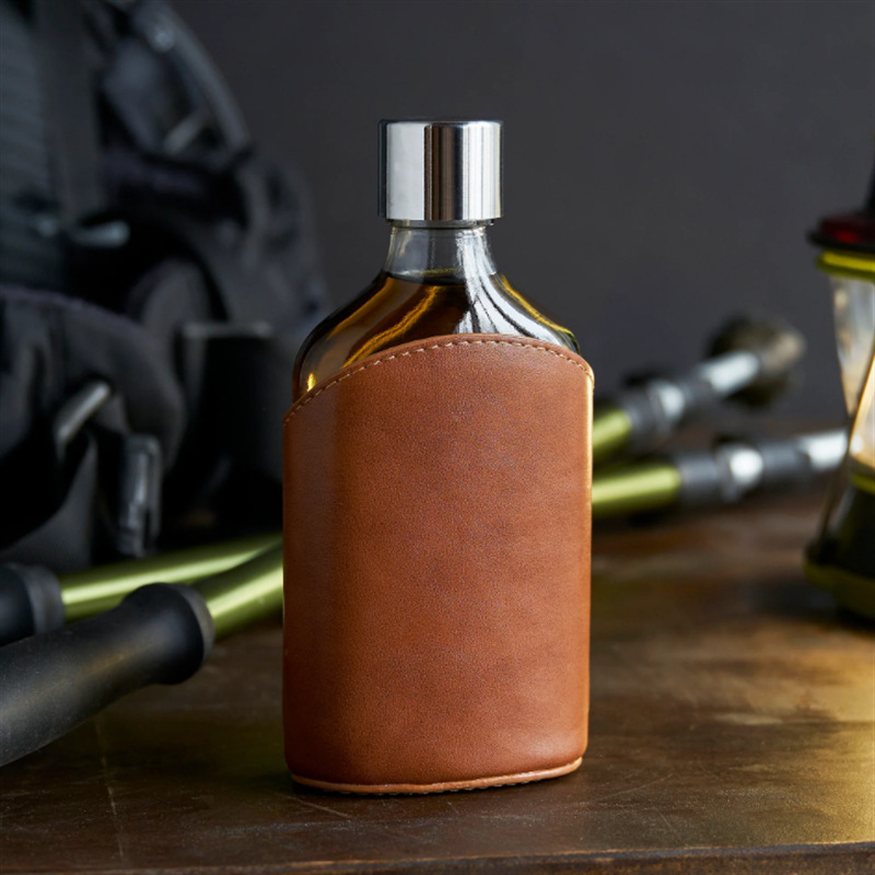 Picture of Factory wholesale 7 oz leather hip flask holster glass wine bottle protective holster whisky flagon bag