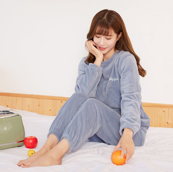 Picture of 2025 Autumn and Winter Coral Velvet Fairy Warm Suit Women's Outerwear Thickened Velvet Lazy Pajamas Home Two-Piece Set