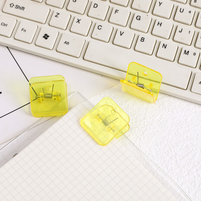 Picture of Manufacturer Wholesale Acrylic Square Clips for Organizing and Storing Office Study Materials and Test Papers on the Desktop