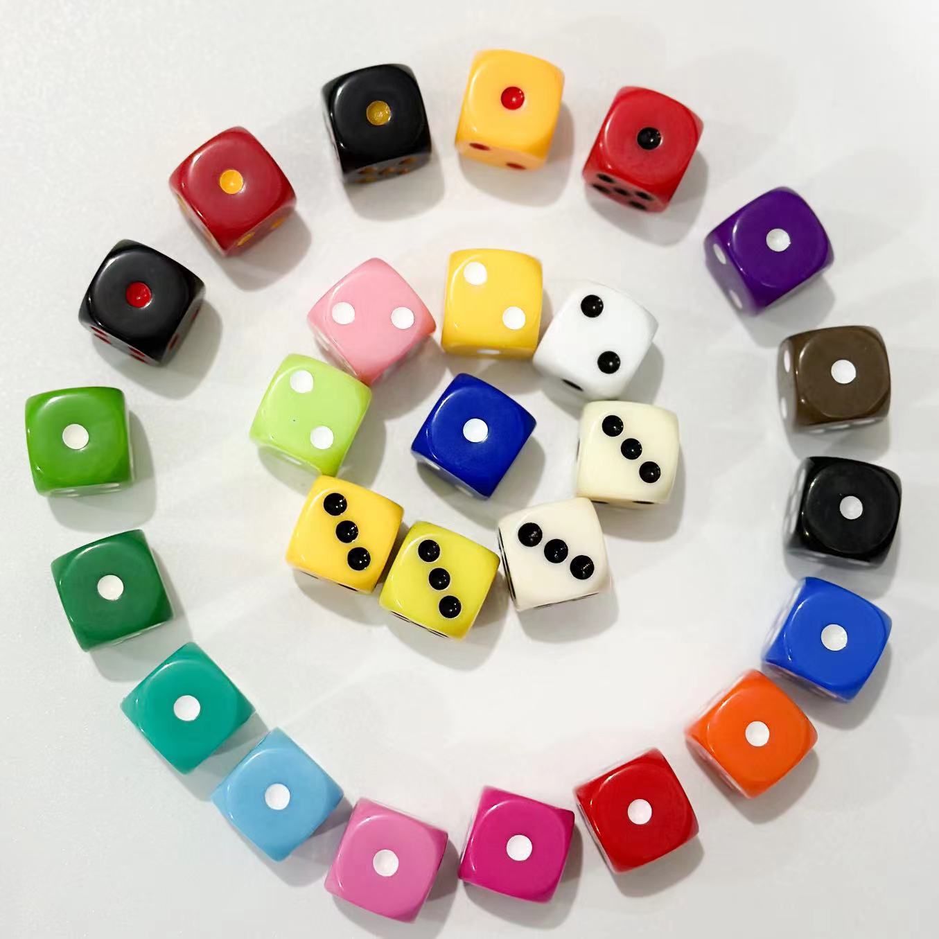 Picture of Yiwu Dege leisure and entertainment supplies 16mm acrylic solid color dice color complete