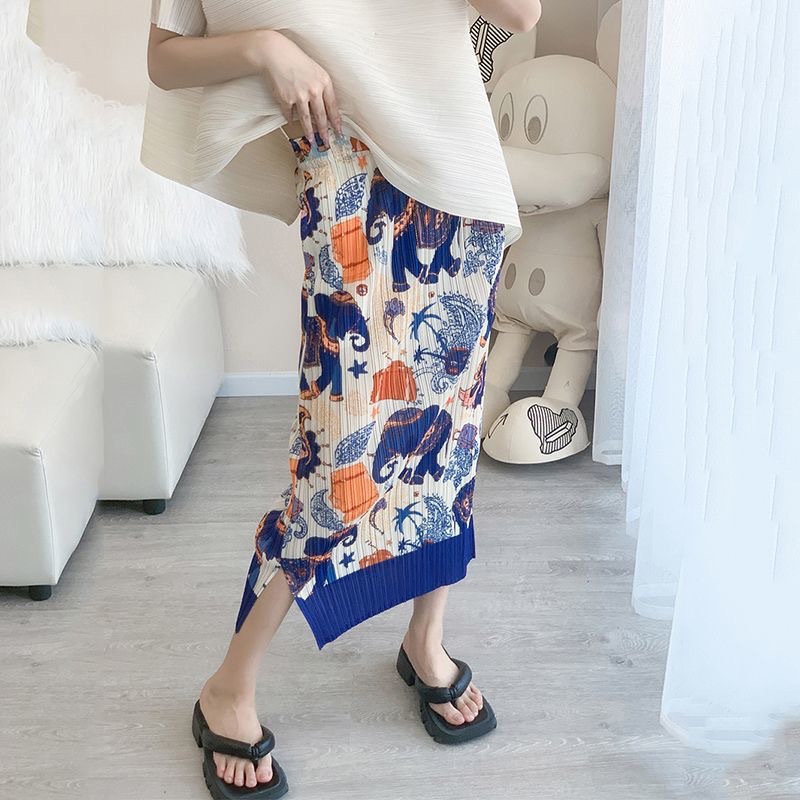 Picture of Niche design pleated skirt spring and summer thin elastic waist printed slimming age-reducing hip slit pleated skirt