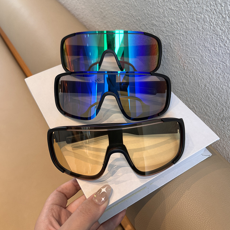 Picture of New Internet Celebrant Trendy Sunscreen Outdoor Riding Mirror Men's Anti-ultraviolet Mountain Climbing Ski Goggles Women's Trendy Colorful Sunglasses